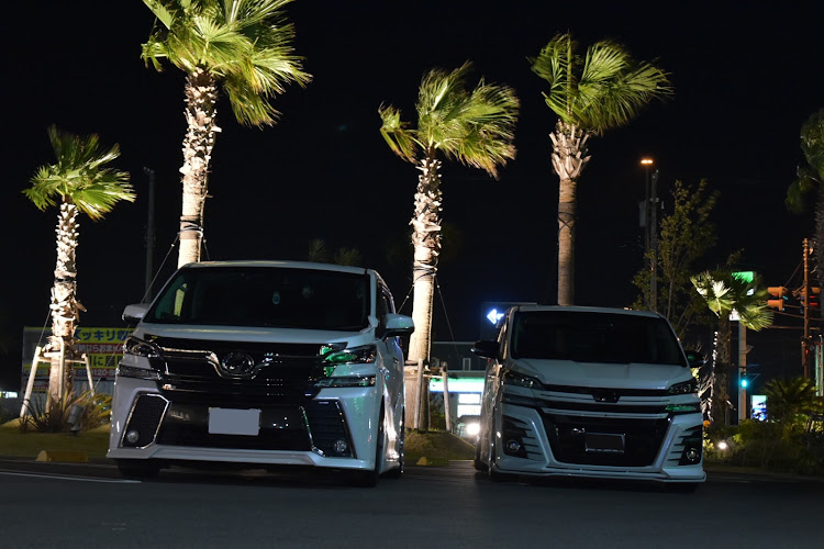 ヴェルファイアの夏休みの工作・フォロワーさんに感謝・車高調整・お盆休みに関するカスタム事例の投稿画像1枚目
