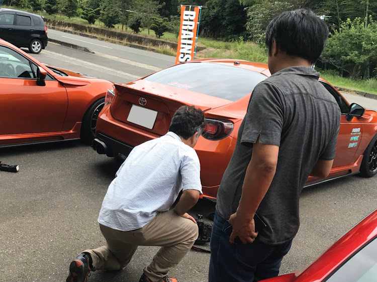 86の雑誌撮影・部動屋・ZN6・ワンオフパーツ撮影・86/BRZ特集に関するカスタム事例の投稿画像2枚目