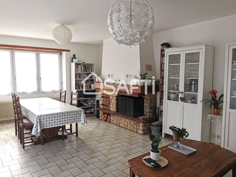 Vente maison 5 pièces 141 m² à Niort (79000), 235 000 €