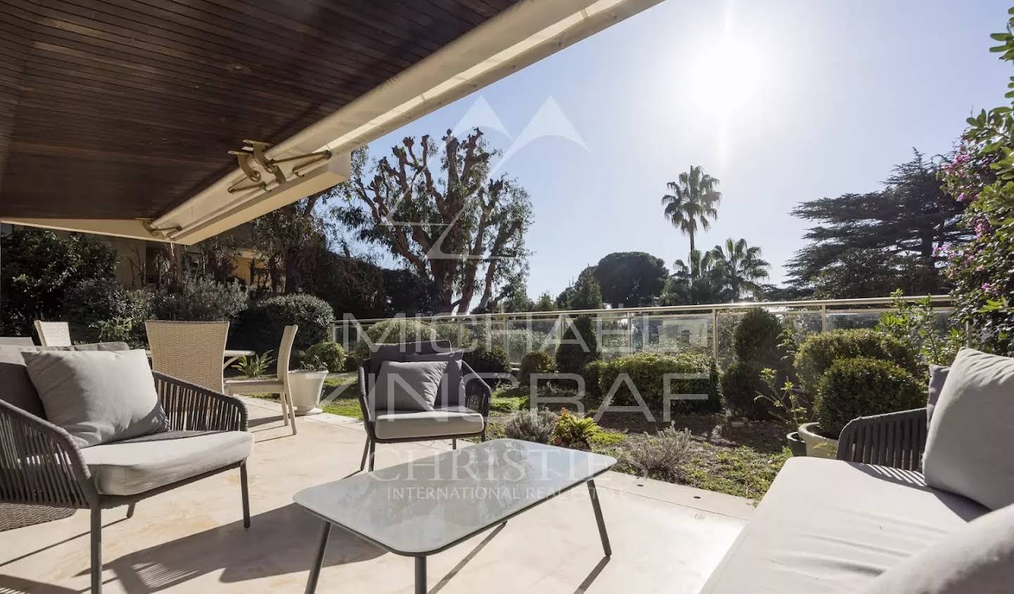 Apartment with terrace Cannes