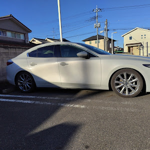 MAZDA3