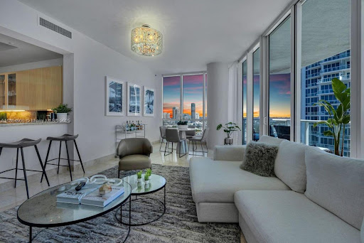 Appartement avec terrasse et piscine 2
