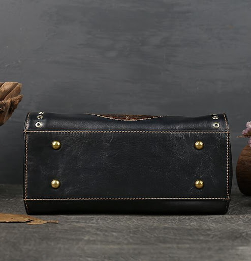 Title 10, Large Capacity Leather Handbags Retro Rivets. S...