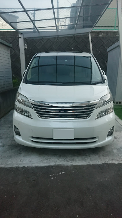 ヴェルファイアのこだわり車外パーツに関するカスタム事例の投稿画像1枚目