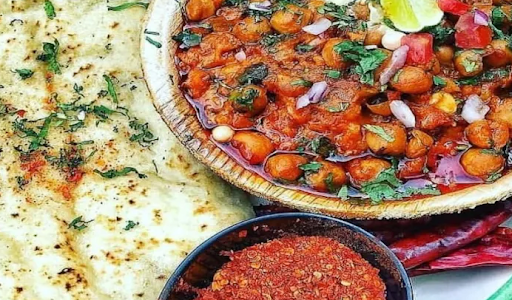 Chole Kulcha