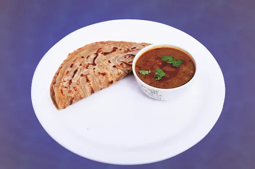 Dal Makhani With 2 Lachha Paratha