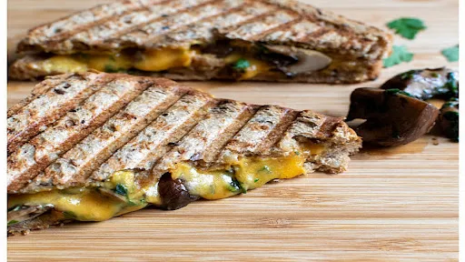 Mushroom & Cheese Grilled Sandwich (Without Onion & Garlic) (3 Layer)