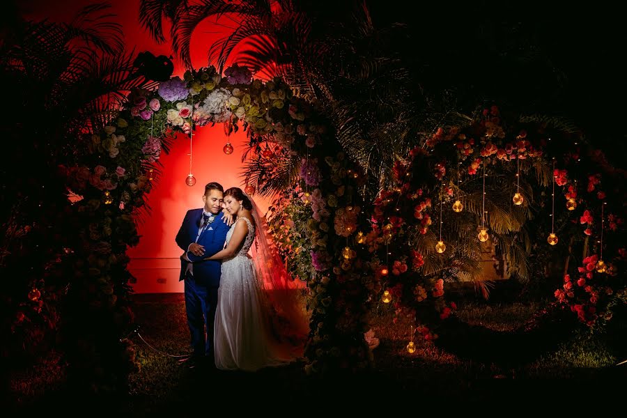 Fotógrafo de bodas Deyvid Flores Perez (9tpfp8k). Foto del 31 de agosto 2023