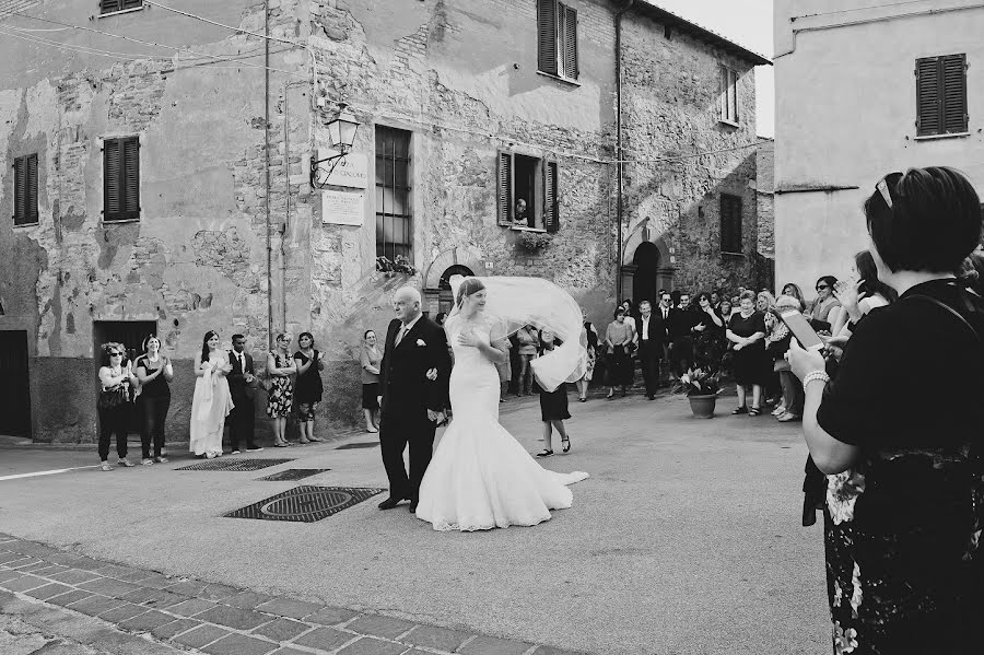 Fotografo di matrimoni Tiziana Nanni (tizianananni). Foto del 27 febbraio 2017