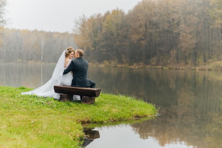 Fotógrafo de casamento Aleksandr Rodin (aleksandrrodin). Foto de 7 de novembro 2015