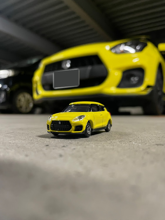 スイフトスポーツのクリスマスプレゼント・トミカ・スイフトスポーツ・zc33s・BRZ ZC6に関するカスタム事例の投稿画像1枚目
