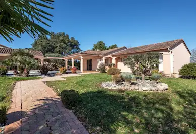 Maison avec piscine et terrasse 14