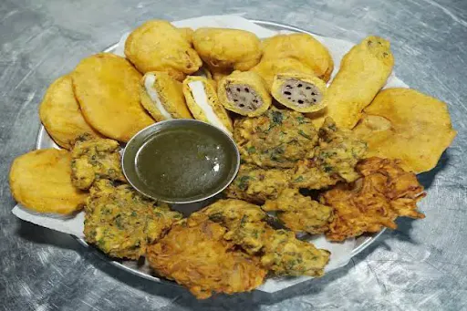 Mixed Pakoda [8 Pieces]