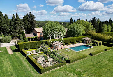 Maison avec piscine et terrasse 5