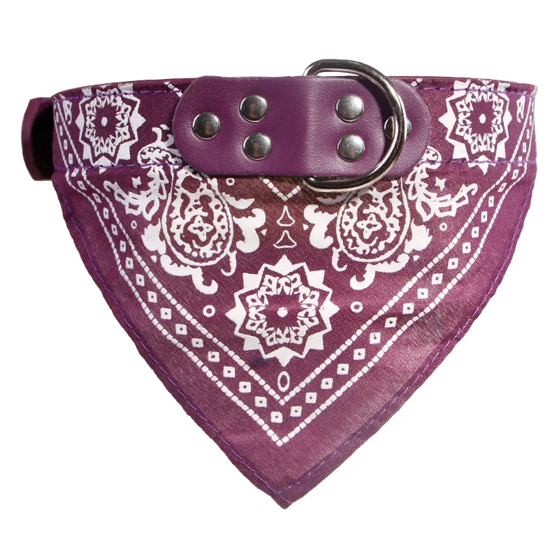 Huisdier mode print halsband en driehoekige speeksel handdoek, beschermt en kleedt uw hond stijlvol en comfortabel.