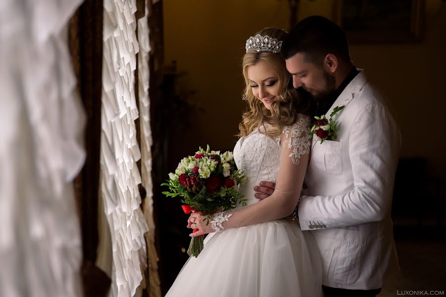 Fotógrafo de bodas Veronika Frolova (luxonika). Foto del 21 de septiembre 2017