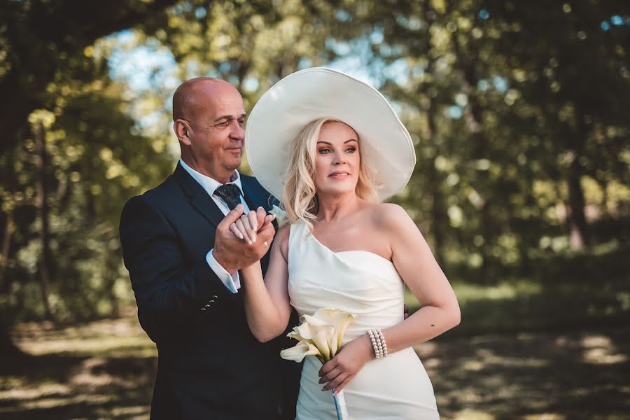 Wedding photographer Ádám Bencsik (bencsikadam). Photo of 17 June 2021