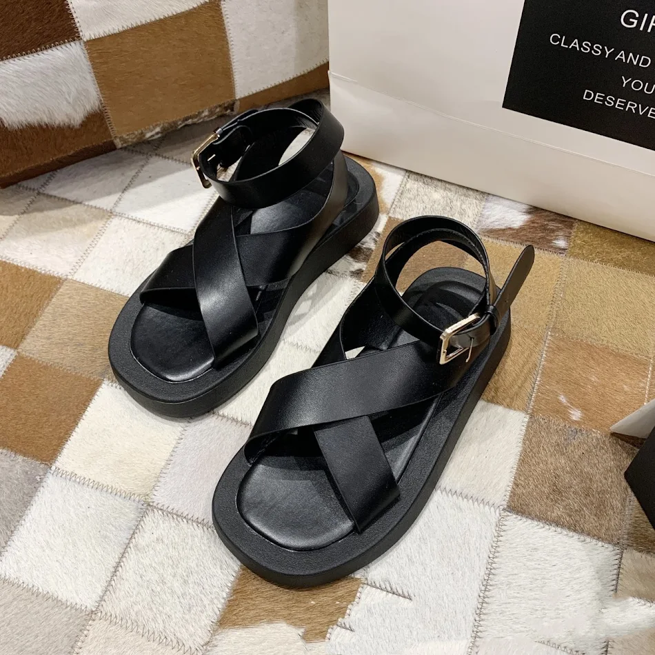 Novas Sandálias Romanas Plataforma Estilo Fada Celebridade Estudante, Moda de Praia para Estudantes, Conforto e Estilo