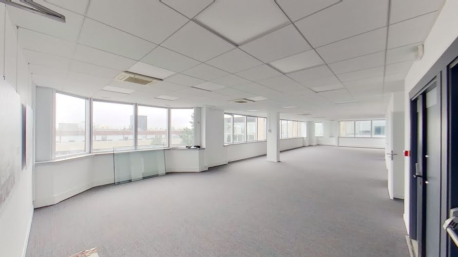 Location  locaux professionnels 1 pièce 25 m² à Velizy-villacoublay (78140), 557 €