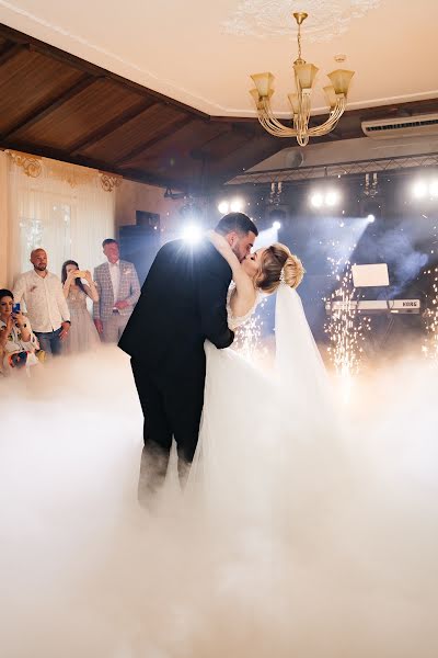 Wedding photographer Olha Peretiatkevych (photonforpeople). Photo of 7 December 2021