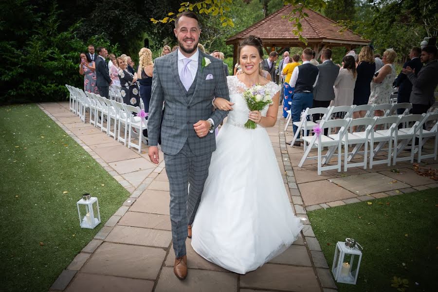 Fotografo di matrimoni Adrian Chell (adrianchellwed). Foto del 2 luglio 2019