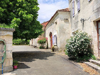 maison à La Tour-Blanche (24)