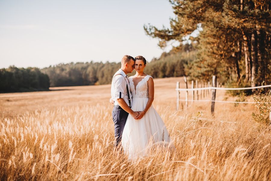 Wedding photographer Joanna Furdynna (kliszaartstudio). Photo of 15 November 2018