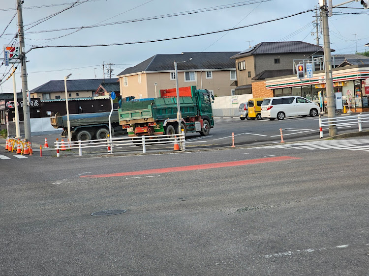 クオンの地震で被害に遭われた皆様に心よりお見舞い申し上げます🙇・先週一週間もありがとうございました🙇・みやびの一週間だよ☝️・ハイエースも磨き上げてあげました✨✨・また新しい一週間もどうぞ宜しくお願いします🙇に関するカスタム事例の投稿画像25枚目