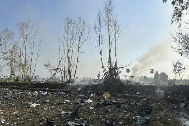 Eksplozija sravnila sa zemljom fabriku pirotehničkih sredstava u Tajlandu, barem 20 mrtvih