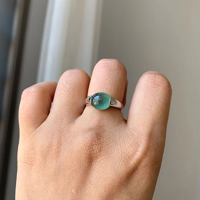 Anello con intarsi di noodle all'uovo blu ghiaccio, colore calcedonio, ricco, in rame, semplice e alla moda. Perfetto per te.