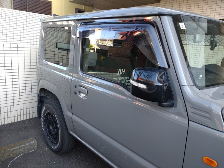 ジムニーのモール取り付け・3月もよろしくお願いします・DIYに関するカスタム事例の投稿画像1枚目