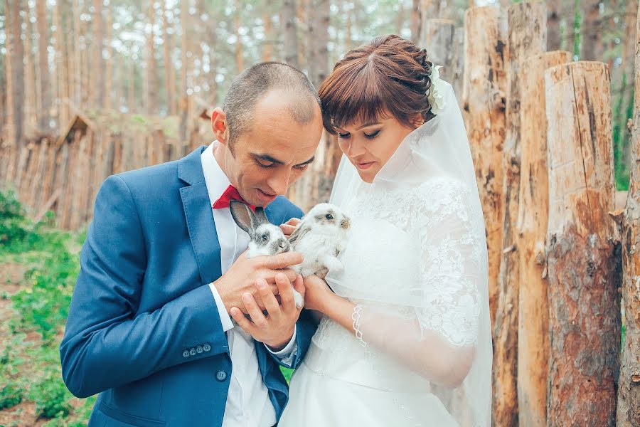 Fotógrafo de casamento Ekaterina Davydova (katya89). Foto de 9 de junho 2015