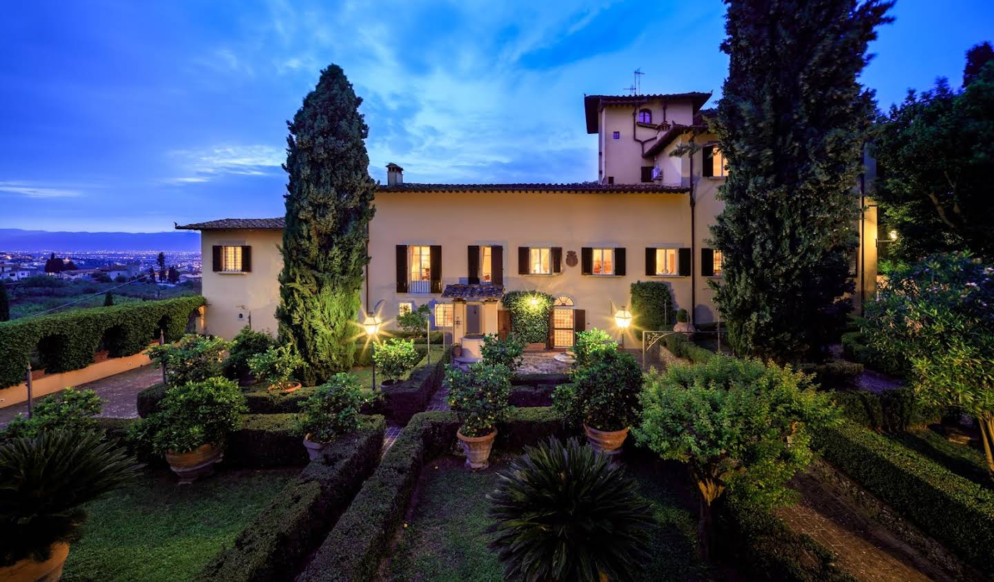 Villa with garden Lastra a Signa