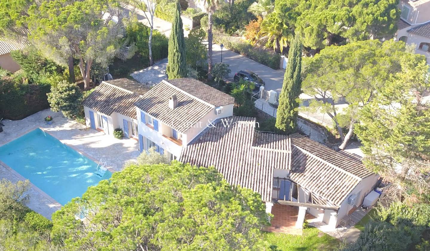 Villa with pool Saint-Raphaël