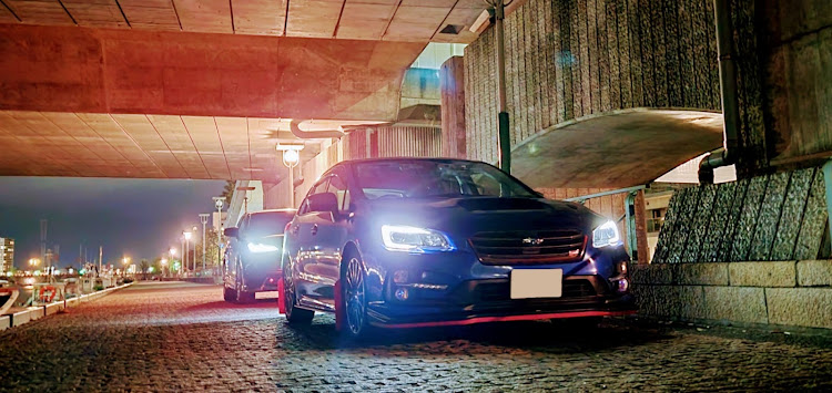 レヴォーグのレヴォーグSTI sports・WRブルー・ハリアー・やすらぎ堤に関するカスタム事例の投稿画像1枚目