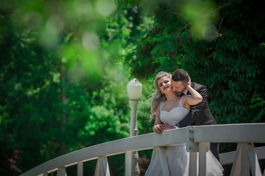 Photographe de mariage Rigli Lutaj (riglilutaj). Photo du 30 novembre 2016