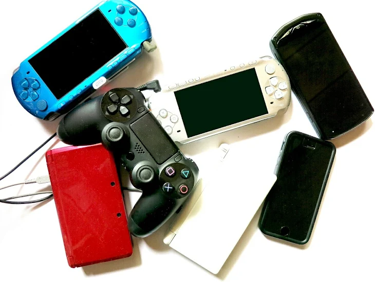 「ゲーム中毒」のメインビジュアル