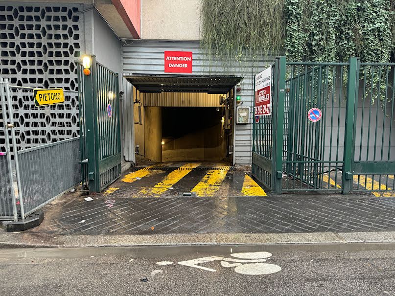 Vente parking   à Paris 18ème (75018), 17 000 €