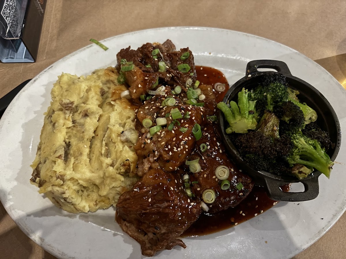 Buttery mashed potatoes, Asian short ribs, roasted garlic broccoli