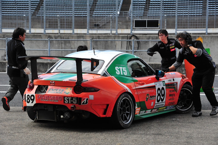 ほりくろ/江袋 光貴さんが投稿したスーパー耐久・NDロードスター・サーキット・レース参戦・村上モータースに関するカスタム事例の投稿画像2枚目
