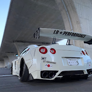 NISSAN GT-R R35