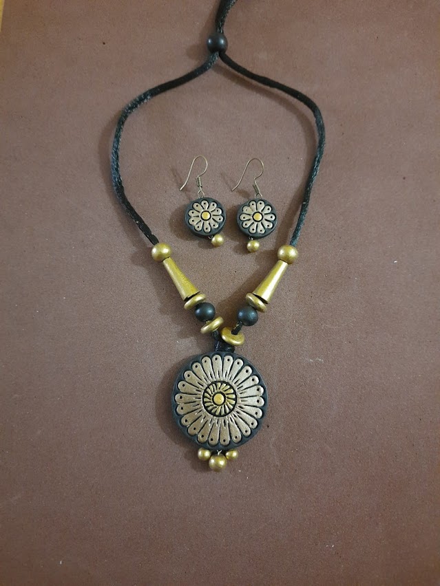 Handpainted Terracotta Stylish Necklace with Earrings