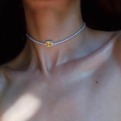 Title 6, Personalized simple temperament clavicle chain