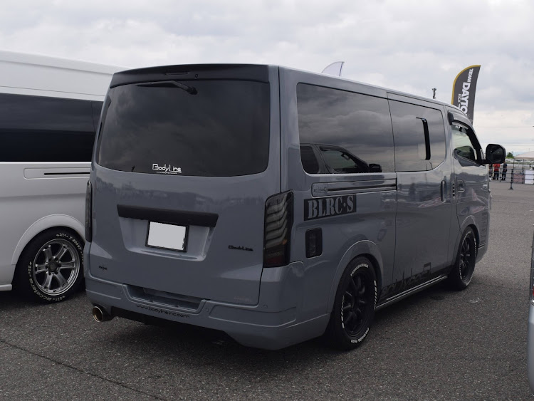 NV350キャラバンのSBM大阪2023・集合写真の全台紹介に関するカスタム事例の投稿画像8枚目