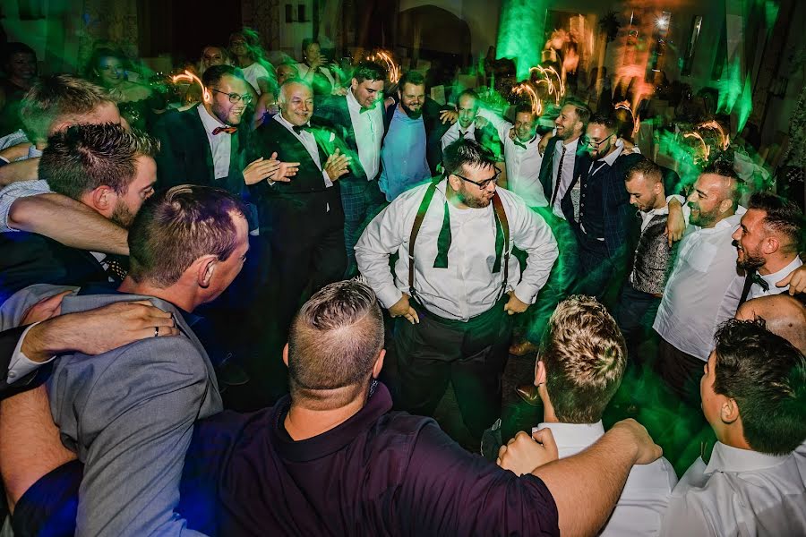 Fotografo di matrimoni Nadine Lotze (lumoid). Foto del 15 febbraio 2022