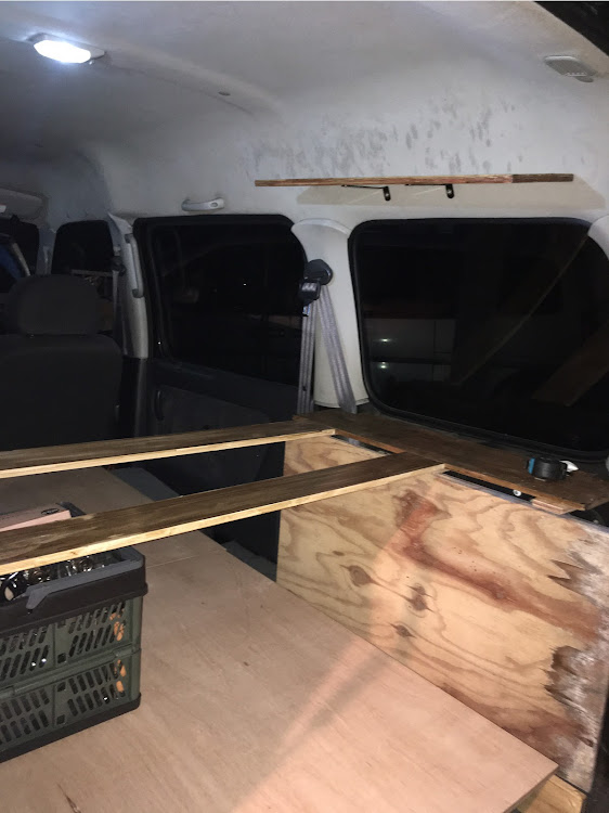 エブリイワゴンの車中泊仕様・DIYに関するカスタム事例の投稿画像3枚目