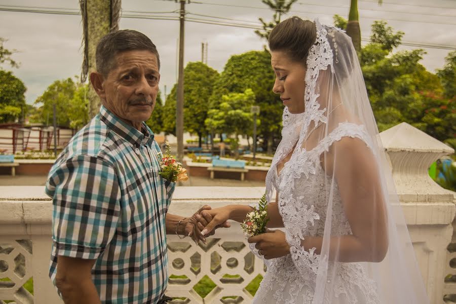 結婚式の写真家Anyelo Cardona (anyelocardona)。2017 11月15日の写真