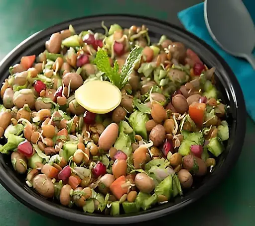 Sprouts, Chickpeas & Peanuts Salad