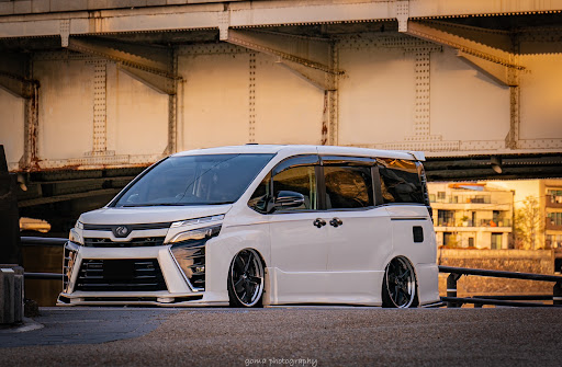 goma     （KUHL 80VOXY）さんのヴォクシーZRR80Wの画像