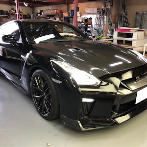 NISSAN GT-R